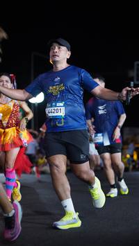 BIB: 202, 44201
                            <button type="button" onclick="openModal(23101835)" class="btn btn-primary btn-sm float-right btn-popup" data-toggle="modal" data-target=".modal-high-quality">
                        <i class="fas fa-shopping-cart"></i> Add to Cart
                    </button>
                                            <button type="button" onclick="isThisMe(23101835, true)" class="btn btn-success btn-sm float-right btn-popup btn-isme hidden" data-toggle="tooltip" data-placement="bottom" title="นี่คือรูปของคุณใช่ไหม คลิกที่นี่เพื่อเอาเข้าอัลบั้ม">
                        <i class="fas fa-plus"></i> Add to album
                    </button>
                    <button type="button" onclick="isThisMe(23101835, false)" class="btn btn-warning btn-sm float-right btn-popup btn-isnotme hidden">
                        <i class="fas fa-ban"></i> Remove from album
                    </button>